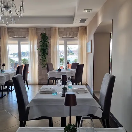 Zlatna Vala Otel Pelegrin