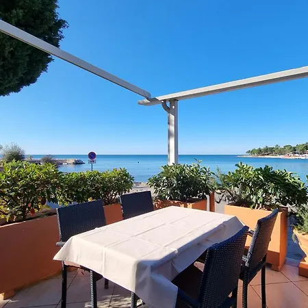 Zlatna Vala 3* Pelegrin