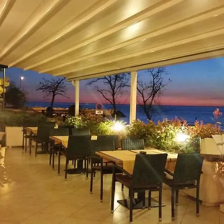 Hotel Zlatna Vala 3*