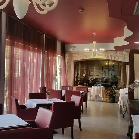酒兹拉特娜瓦拉酒店