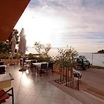 Hotel Zlatna Vala 3*