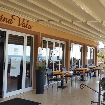 Zlatna Vala Hotel Umag