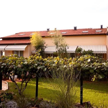 Zlatna Vala Hotel Umag