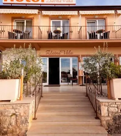 Zlatna Vala 3* Umag